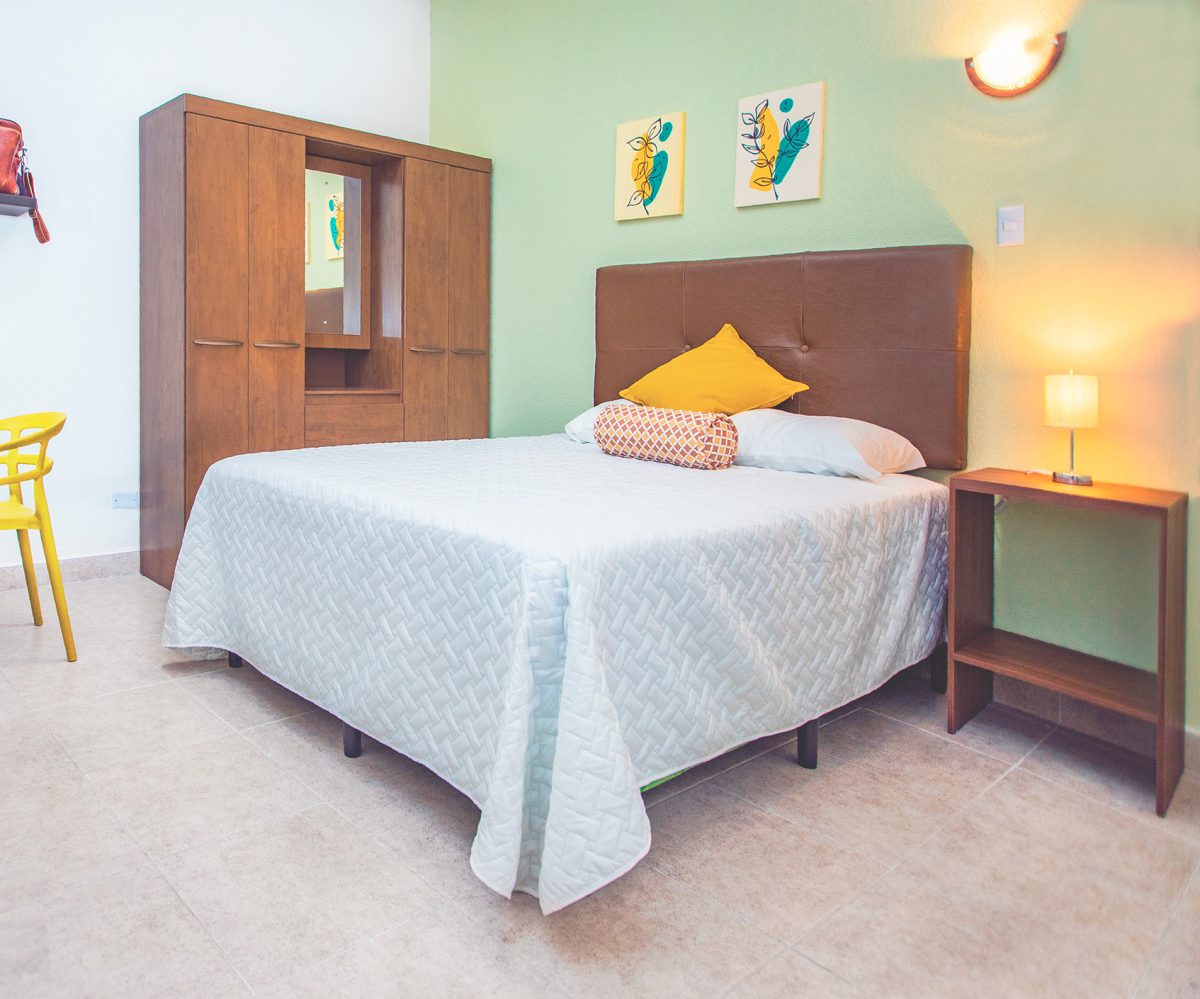 🔥 ¡NUEVO COLIVING en Zona 1! 🔥 📍7a calle 1-67 zona 1  Desde Q1,900 - Q2,200  ✅ 6 habitaciones disponibles con espacios comunes amueblados ✅ Habitación principal con walking closet, basurero, cama, escritorio y silla  ✅ Seguridad 24/7   *Áreas compartidas*  ✅ Cocina equipada, áreas de trabajo, lavandería, sala y comedor  ✅ Espacio colaborativo además de un wifi de alta velocidad.  Más Información:  ☎️ +502 5564 3534 📩 hola@casa-roma.net 🌐Sitio web: www.casa-roma.net